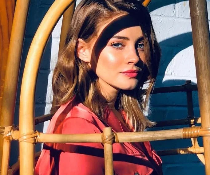 Josephine Langford HD Photos