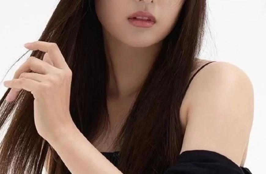 Kim Ji Won HD Photos